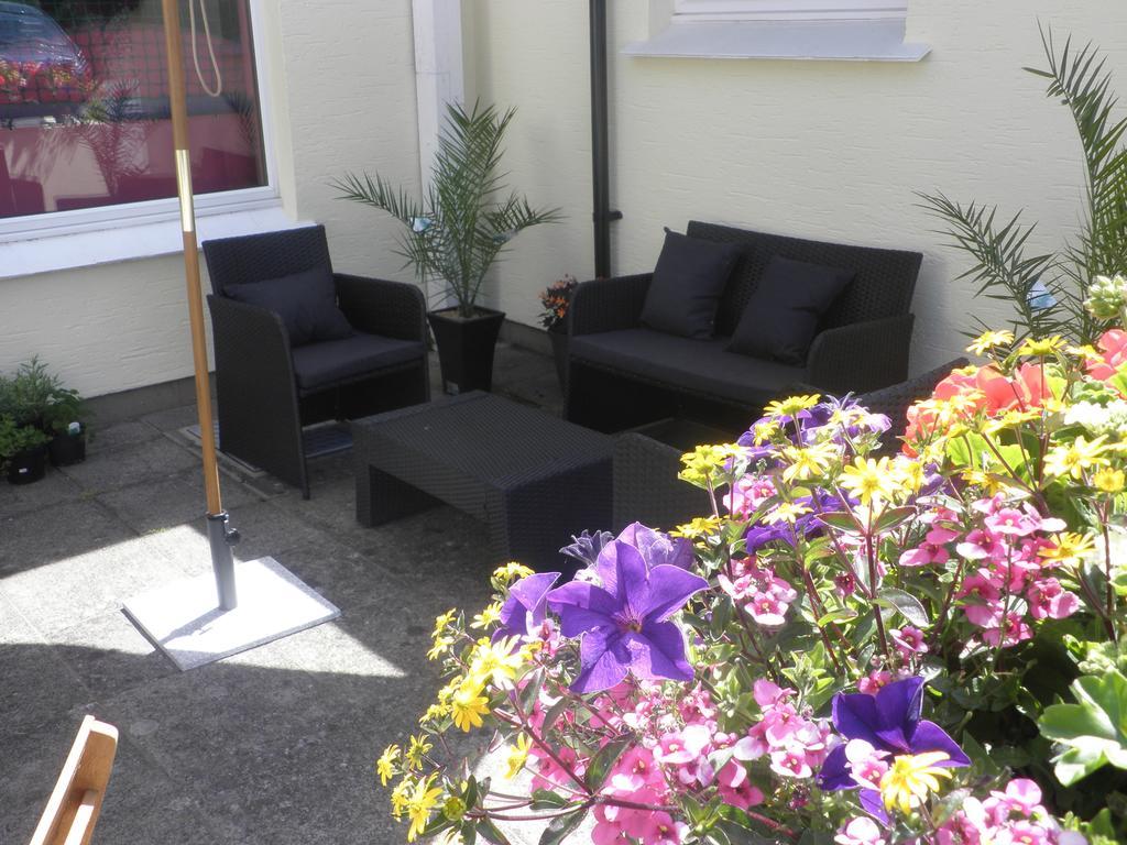 Longfrie Inn Saint Saviour Exterior foto